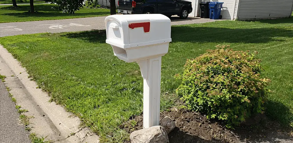 Mailbox installation for a residential curbside mailbox in Los Angeles, CA